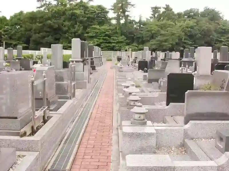 綺麗に整備された墓地