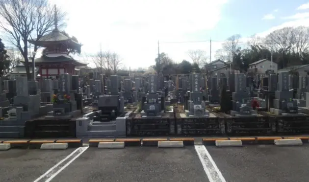 綺麗に整備された墓地