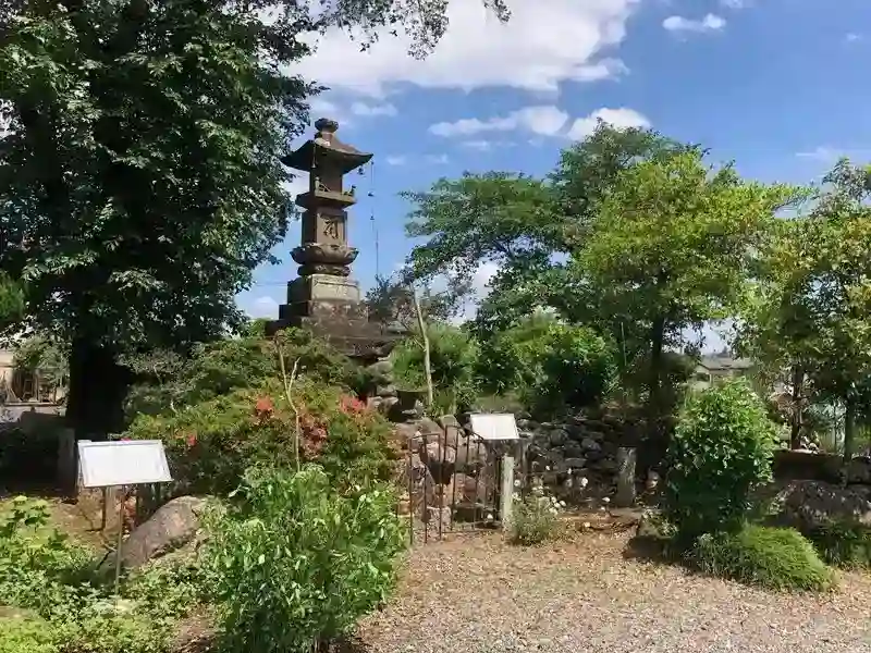 宝篋印塔（日の出町指定文化財）