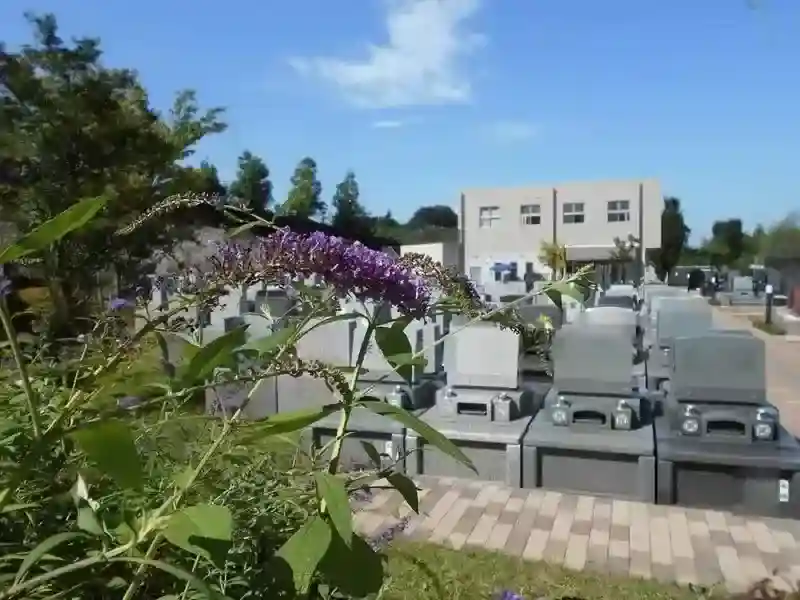 平坦でお参りがしやすい墓地