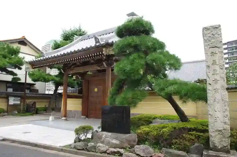 寺院入口