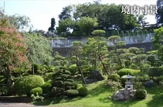 境内の風情ある庭園