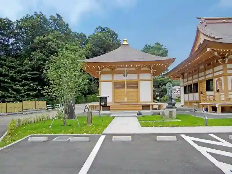 本堂横の観音堂
