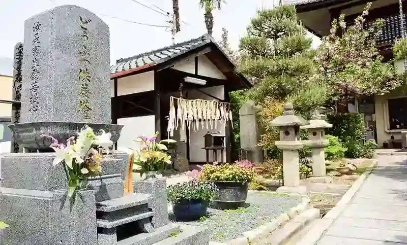 動物供養塔もあります