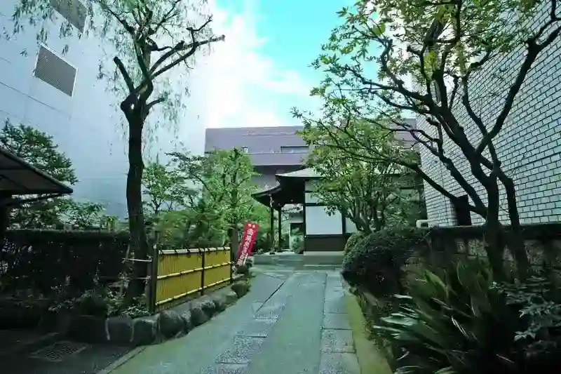 平坦で静かな浄苑