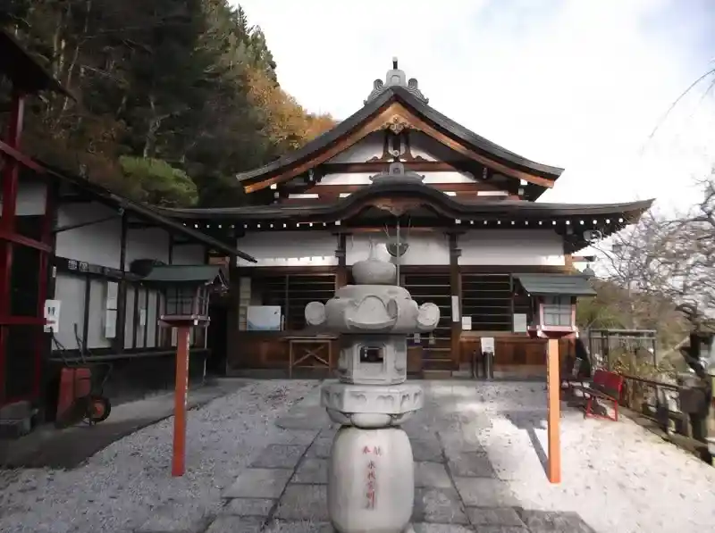 立派なお堂が複数あります