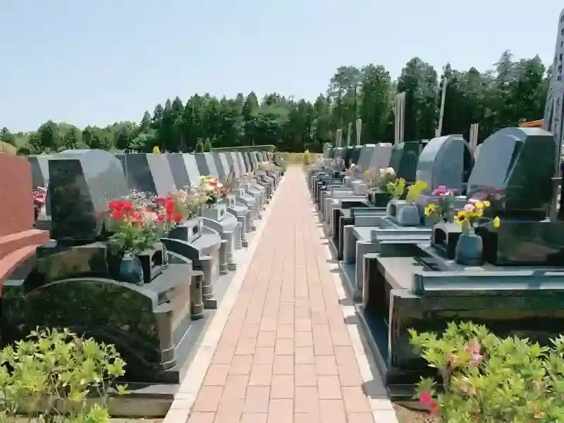 平坦な参道