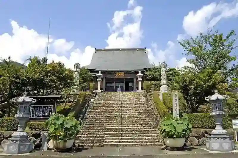 大霊園総本堂