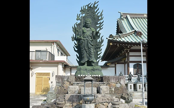 医王寺 実相霊廟納骨壇 園内風景②