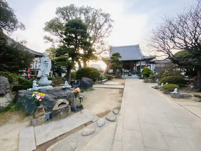 心地よい環境にある寺院墓地