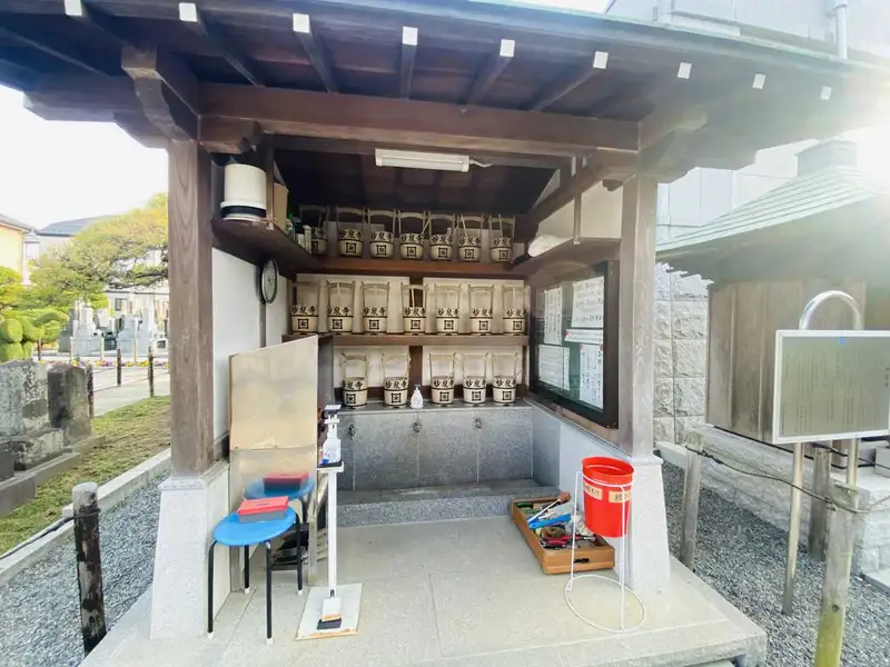 妙泉寺一般墓・ 永代供養墓／納骨堂 久遠廟 水汲み場の写真