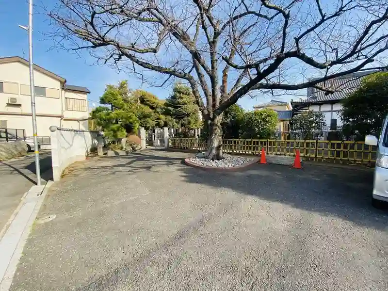 西方山報土院安養寺 駐車場の写真