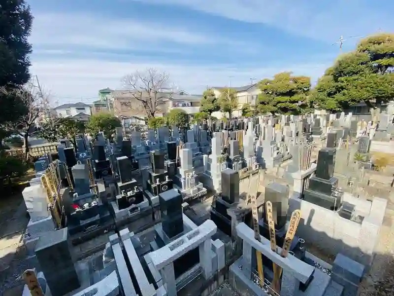 緑豊かな西方山報土院安養寺