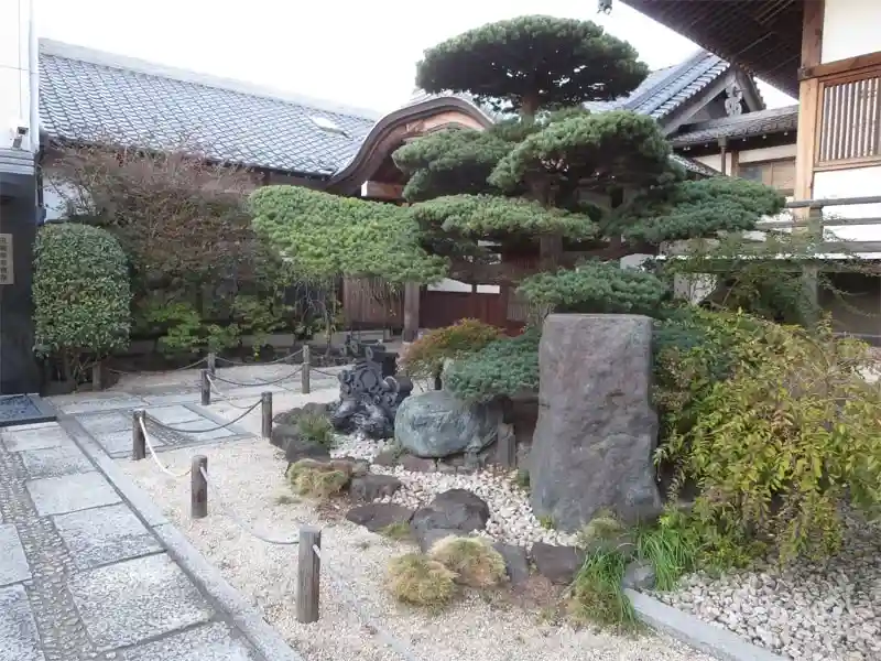円蔵院 中庭