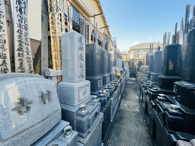 日暮里駅前墓苑（本行寺） 参道