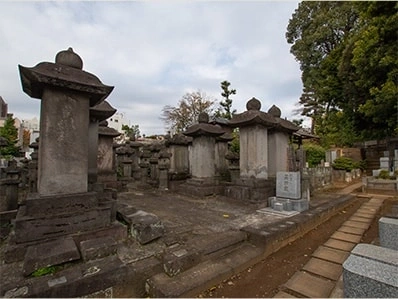 広尾 祥雲寺墓苑 大名群墓地（渋谷区指定史跡）