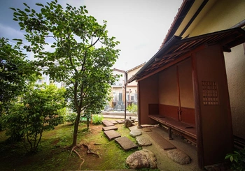 豊かな自然と落ち着いた雰囲気のお寺