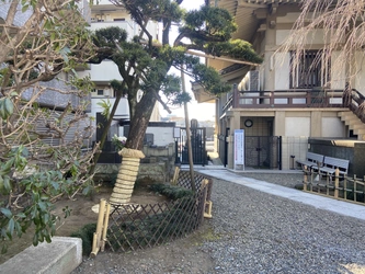 緑豊かで心落ち着く寺院