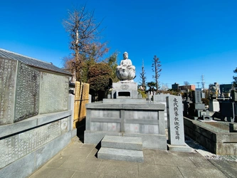 豊かな自然と落ち着いた雰囲気の霊園