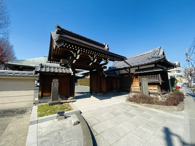 西蔵院 ガーデン型墓地 西蔵院 山門