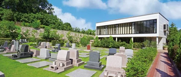 サンメモリアル東京 管理棟とお墓