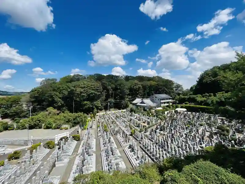 日本の伝統的な墓地