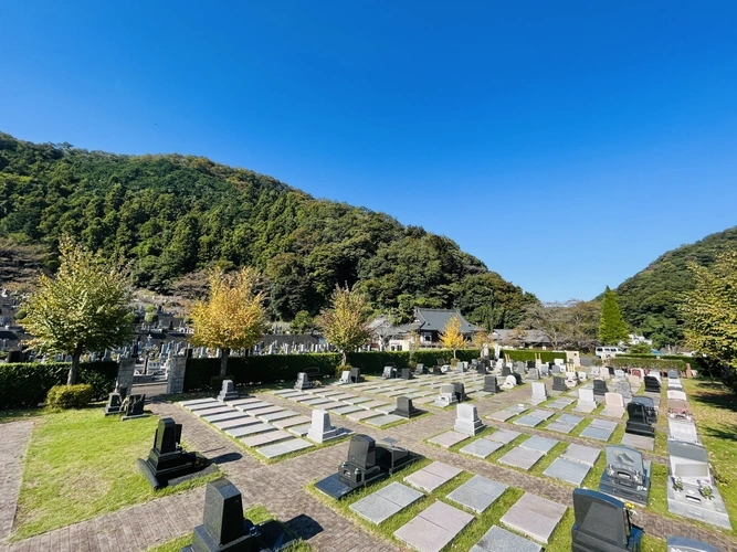 春泉寺 第２高尾霊園 ～メモリアルガーデン紫苑～ 墓地全景