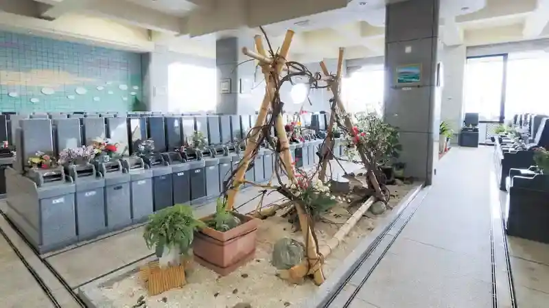 屋内墓地