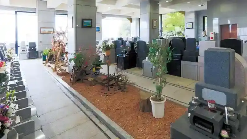屋内墓地