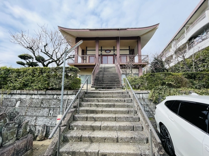 文京こひなた霊園 本堂