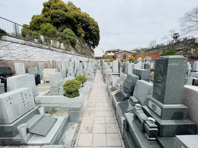 れんげ山霊園 平坦な通路