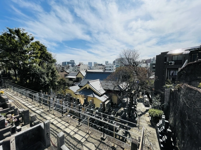 安養山 還国寺 墓地全景