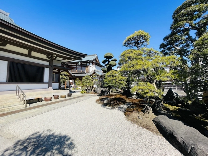 徳源院 境内風景