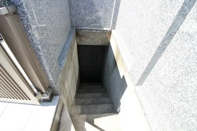 メモリアルサンステージ 地下入口