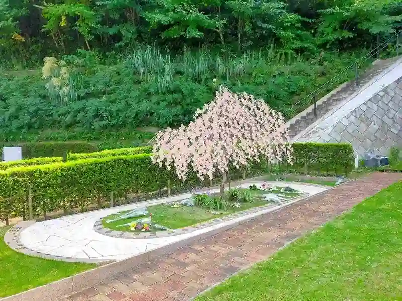 静林の丘 鶴ヶ峰霊園 桜の樹木葬