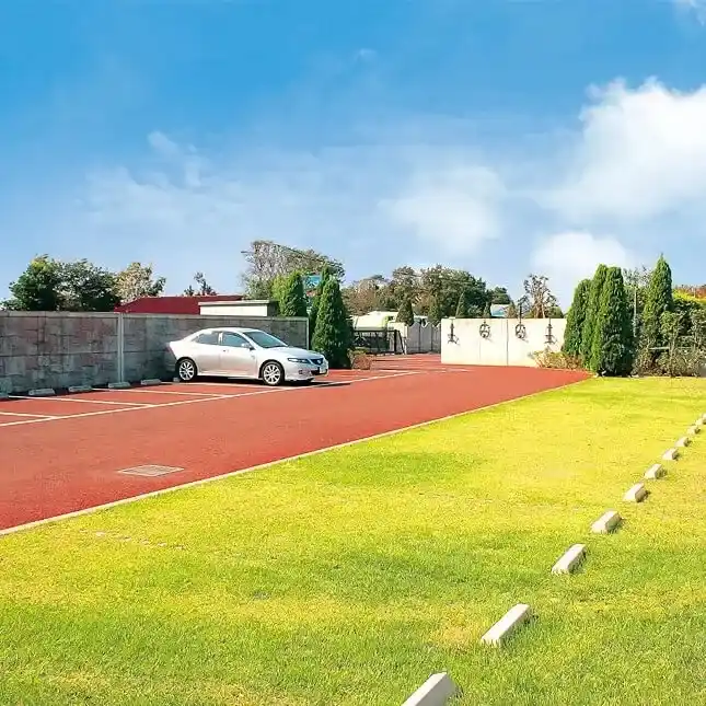 公園墓地風の杜「湘南庭苑」 駐車場の写真