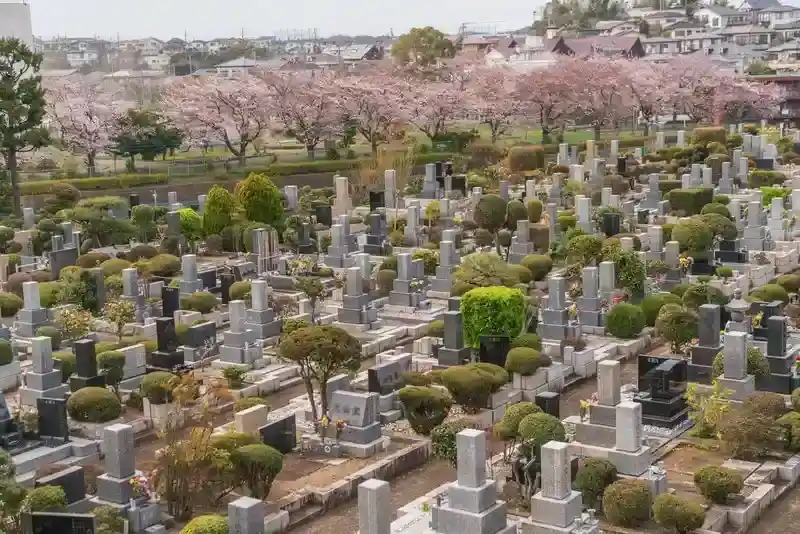 春秋苑 綺麗に整備された墓地