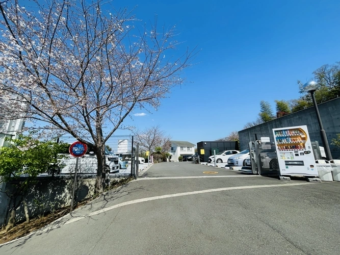 都筑まどか霊園 霊園入口