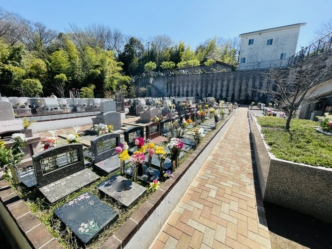 都筑まどか霊園 墓地