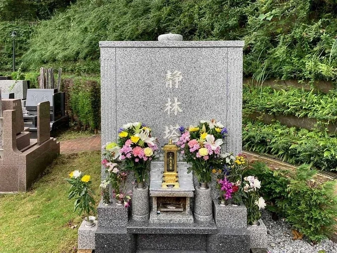 鶴ヶ峰霊園 猿楽寺永代供養塔「静林塔」 