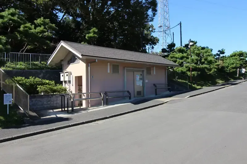 川崎市営 緑ヶ丘霊園(津田山霊園) 多機能トイレ