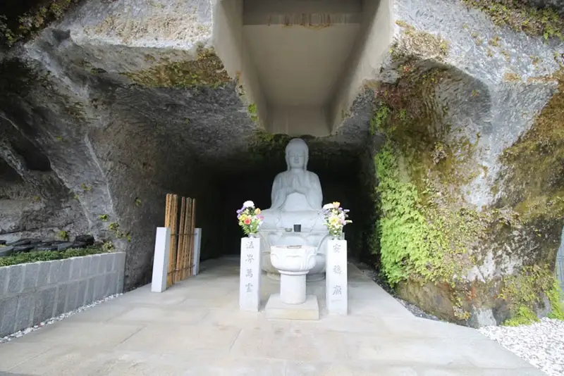 鎌倉樹木葬墓地・安穏廟 