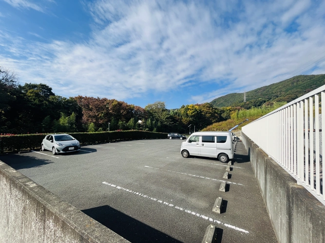 鶴巻霊園 もえぎのさと 駐車場の写真