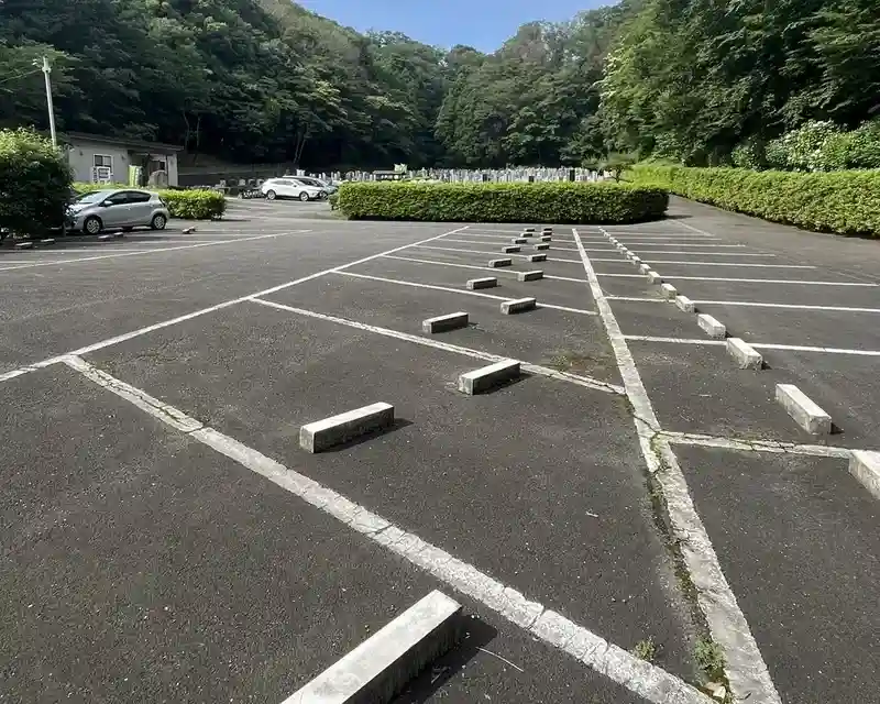 愛川霊園 駐車場も完備