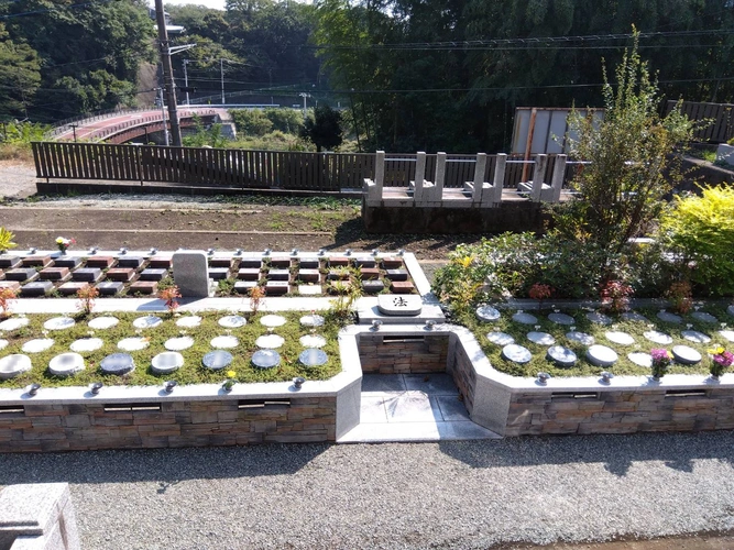 プレミアム愛川の里樹木葬墓地 