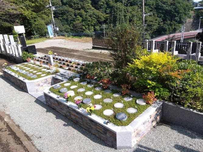 プレミアム愛川の里樹木葬墓地 