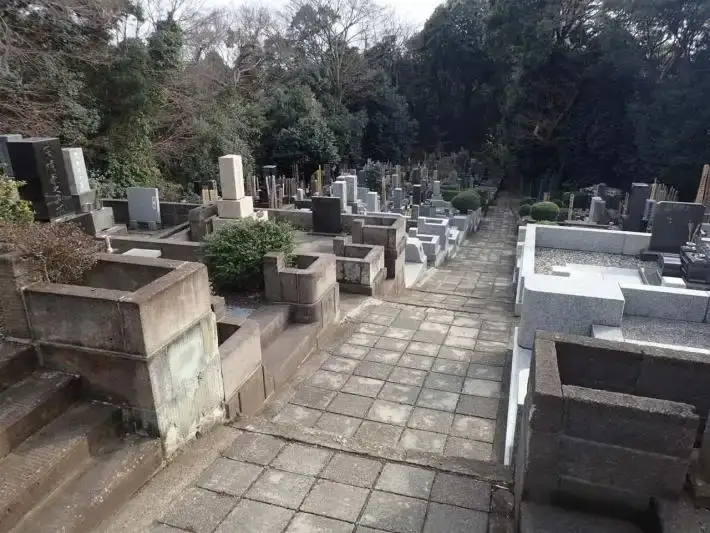 藤沢市営 西富墓地 高台に位置する墓地