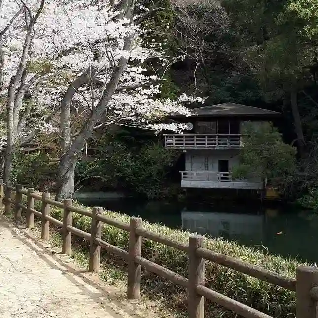 鎌倉湖墓苑 鎌倉湖のほとりにある静かな墓苑