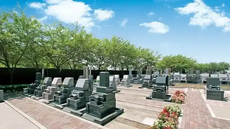 茅ヶ崎霊園 永久の郷 木々に囲まれた墓域