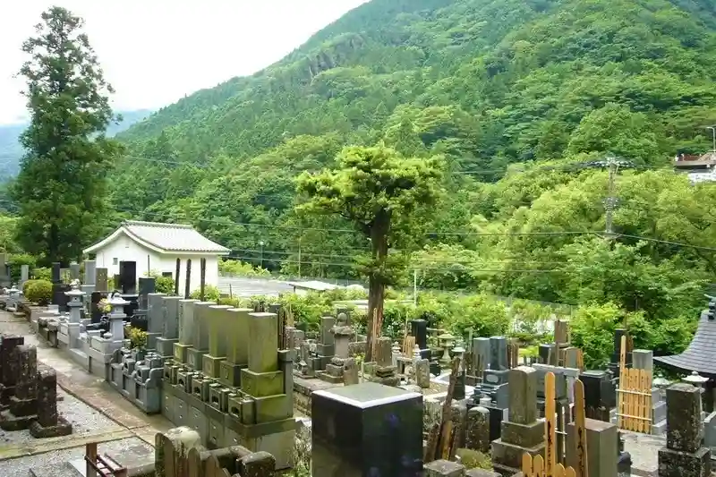 鎖雲寺 はこねの杜浄苑 自然に囲まれた墓地